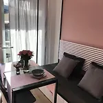 Sunny With Cute Dragon In The Center+parking Apartament