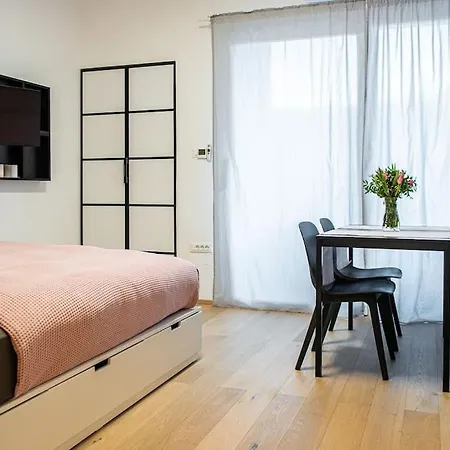 Apartament Sunny With Cute Dragon In The Center+parking Lublana