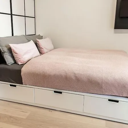 Apartment Sunny With Cute Dragon In The Center+parking *