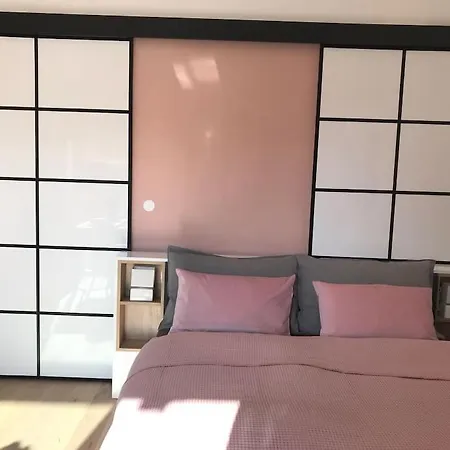 Sunny With Cute Dragon In The Center+parking * Λιουμπλιάνα