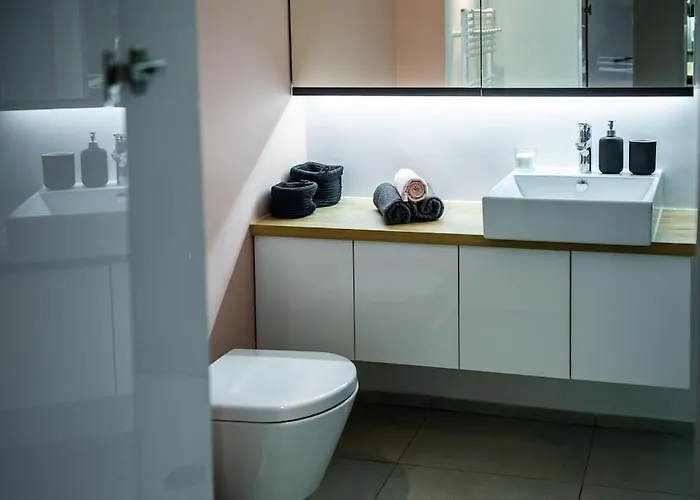 Sunny With Cute Dragon In The Center+parking *